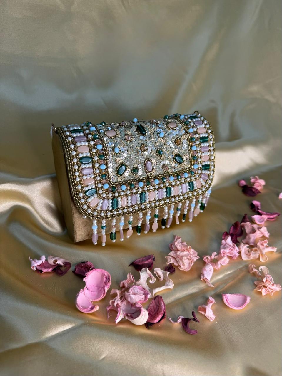 Nysa Embellished Golden